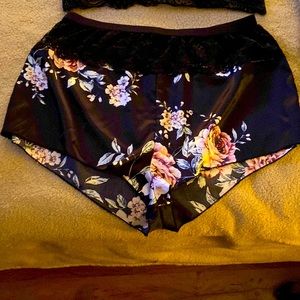 Floral lingerie, two piece